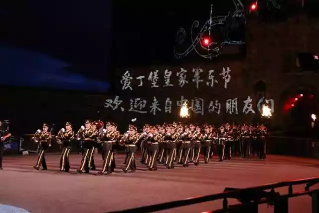 致敬父辈光荣的中国人民解放军军乐团（70年代解放军军乐团演奏的完整版）-第6张