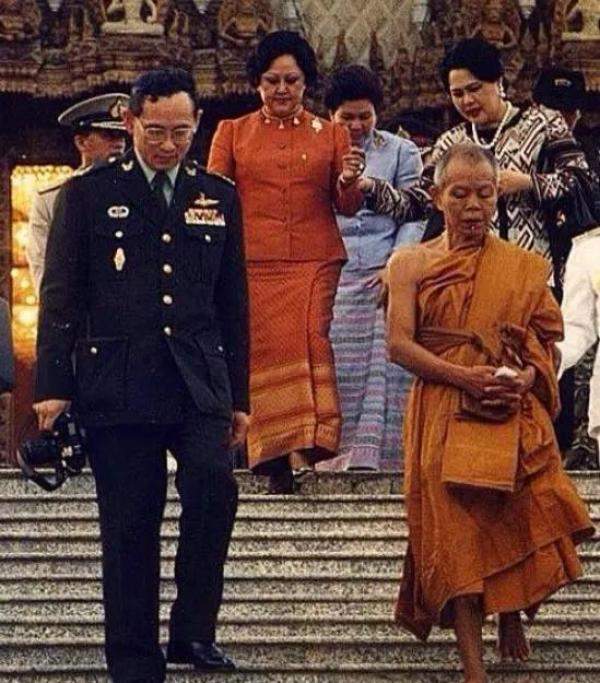 泰国僧人92岁离世，泰国僧人去世-第10张