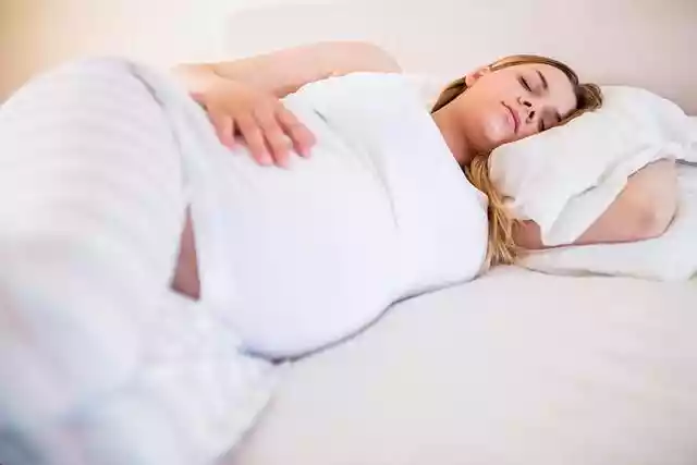 孕早中晚期该怎么睡（怀孕中晚期左侧卧位怎么睡）-第4张
