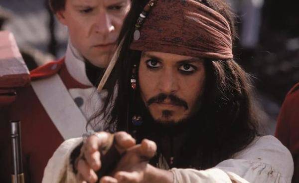 加勒比海盗爆红19年后，德普还出演加勒比海盗嘛-第6张