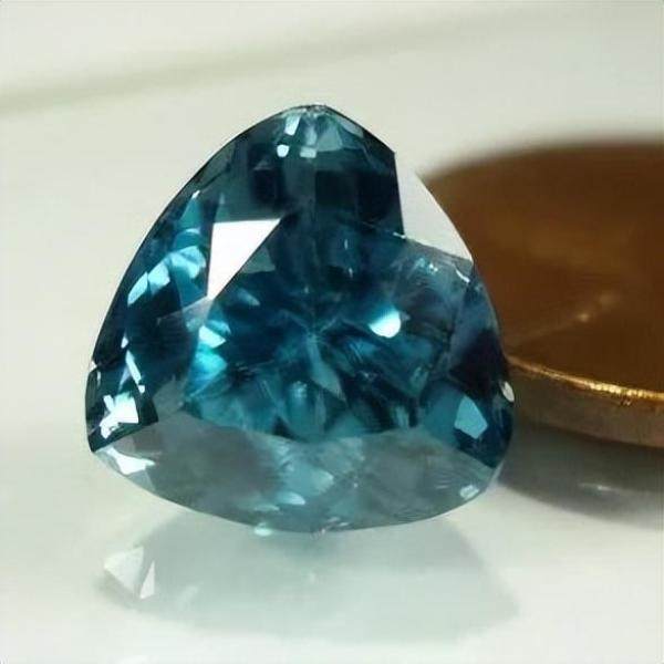 钻石的同胞兄弟锆石，钻石和锆石有啥区别-第6张