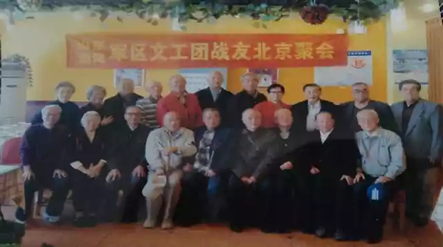 致敬父辈光荣的中国人民解放军军乐团（70年代解放军军乐团演奏的完整版）-第16张