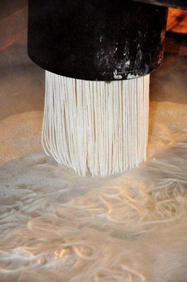 峡江传统米粉制作过程实录，江西手工米粉做法-第5张