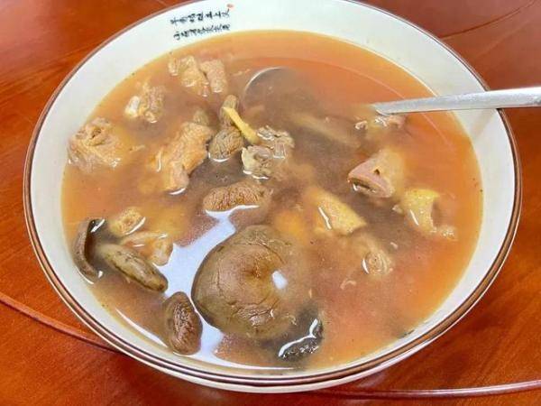 云南红菇人间美味，云南菌菇火锅哪里最好-第29张