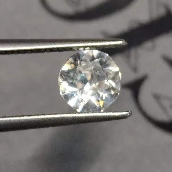 钻石的同胞兄弟锆石，钻石和锆石有啥区别-第2张