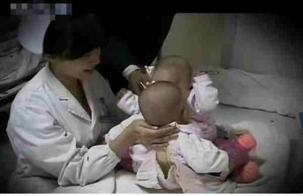 2009年湖北孕妇生下一对连体婴（女子生下双胞胎小儿子却不知所踪）-第21张